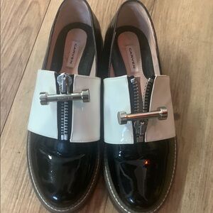 Carven Two-Tone Zipper Loafers